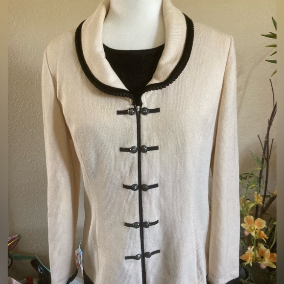 ST. JOHN COLLECTION by MARIE GRAY KNIT Blazer - Picture 2 of 11